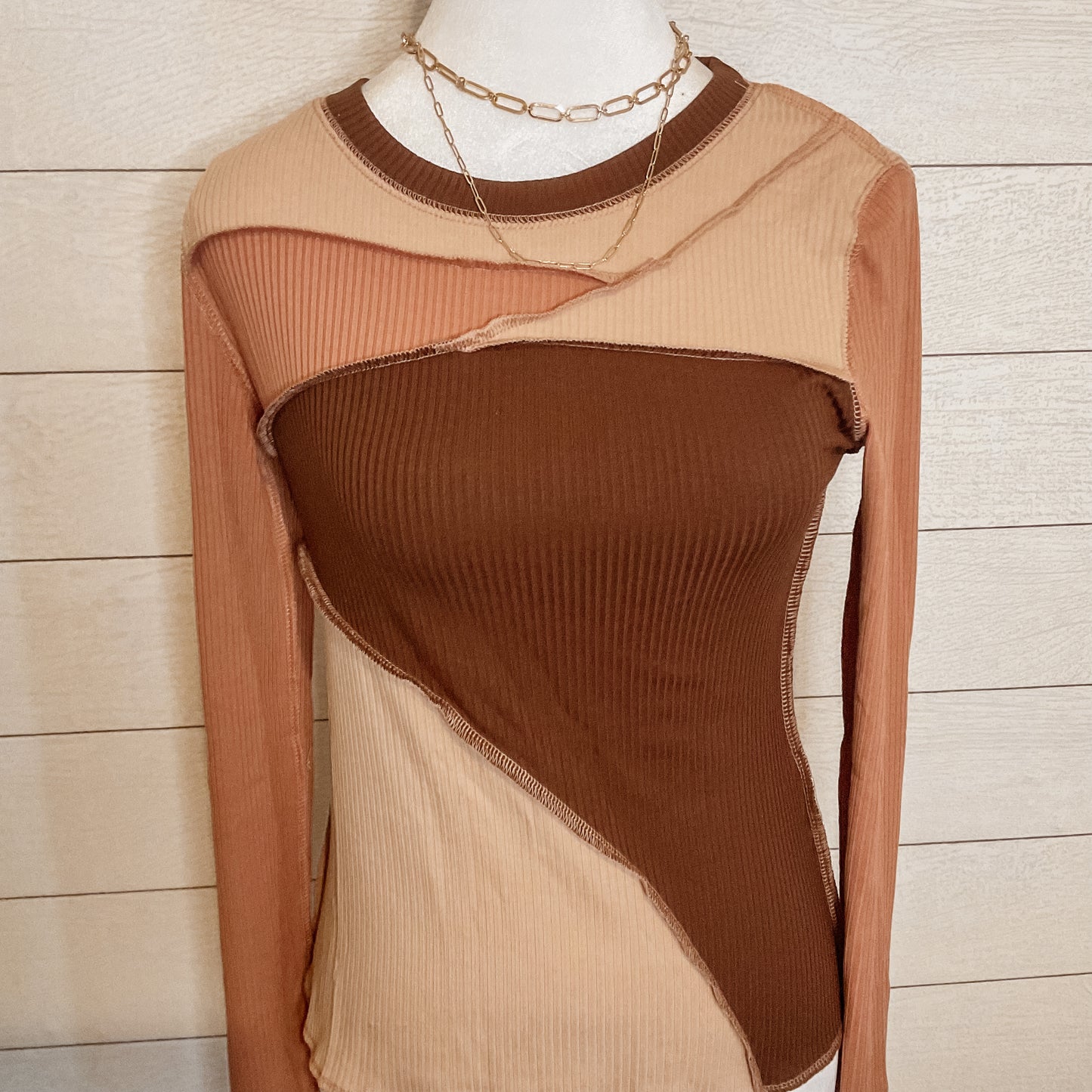 Ribbed Color block Seamed Top